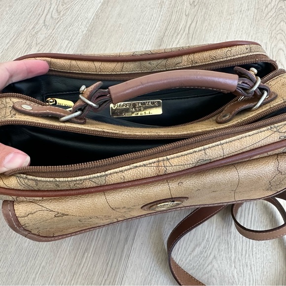 Pierre Balmain Authentic Vintage World Map Crossbody - Picture 12 of 14